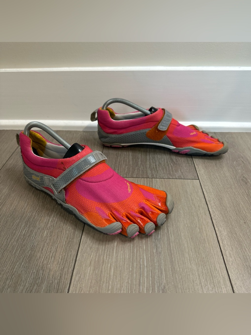 Vibram FiveFingers Size 42 TrekSport Barefoot Shoes W343 US 9.5-10 Pink Orange